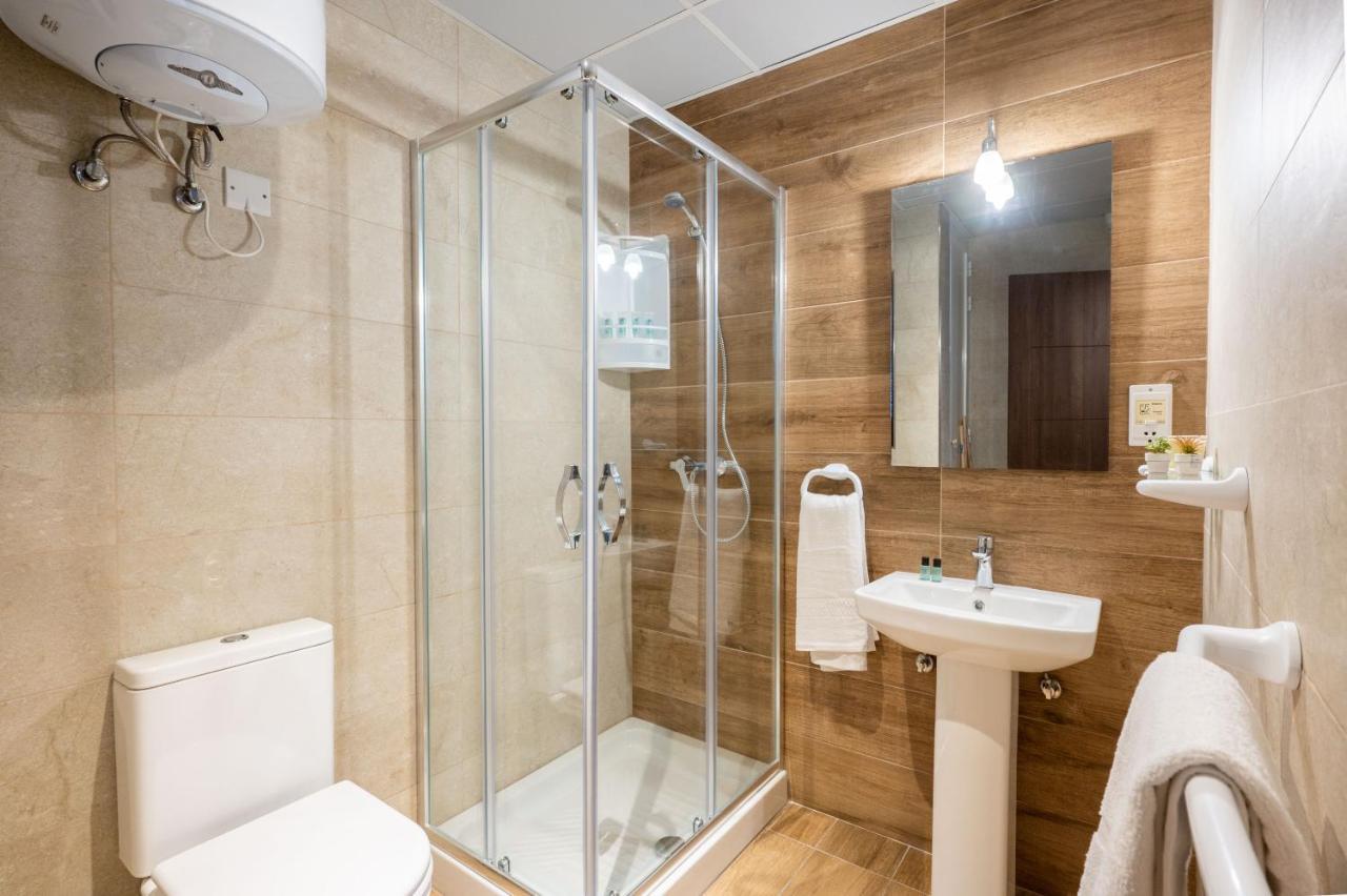 Islet Promenade Seafront Family Apartment With 2 Balconies By Getawaysmalta San Pawl il-Baħar Eksteriør billede