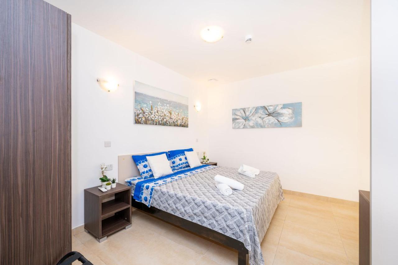 Islet Promenade Seafront Family Apartment With 2 Balconies By Getawaysmalta San Pawl il-Baħar Eksteriør billede