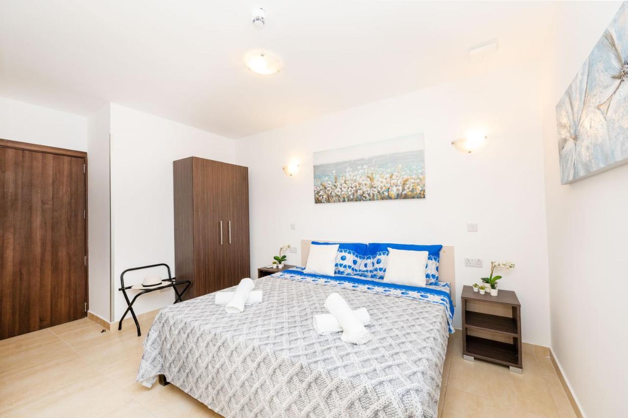 Islet Promenade Seafront Family Apartment With 2 Balconies By Getawaysmalta San Pawl il-Baħar Eksteriør billede