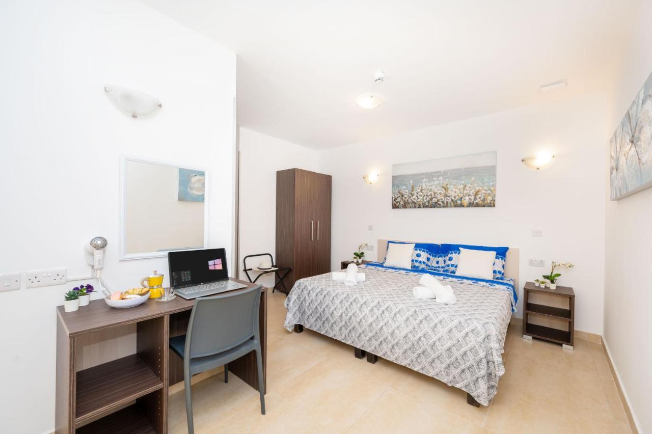 Islet Promenade Seafront Family Apartment With 2 Balconies By Getawaysmalta San Pawl il-Baħar Eksteriør billede
