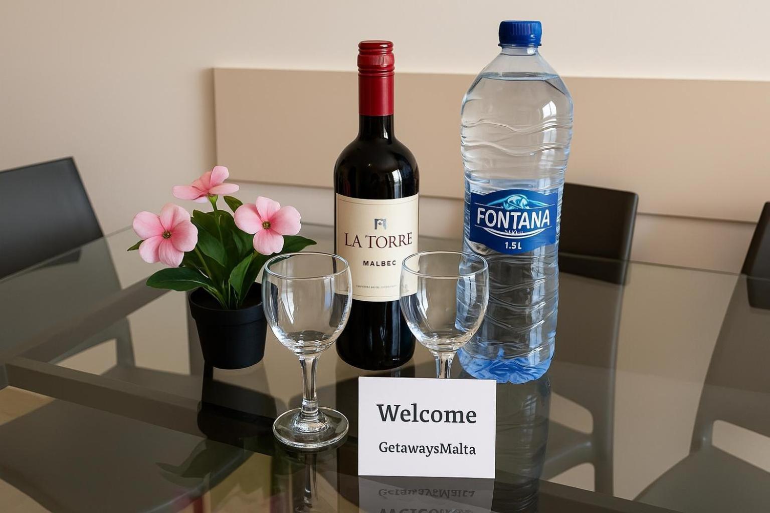 Islet Promenade Seafront Family Apartment With 2 Balconies By Getawaysmalta San Pawl il-Baħar Eksteriør billede
