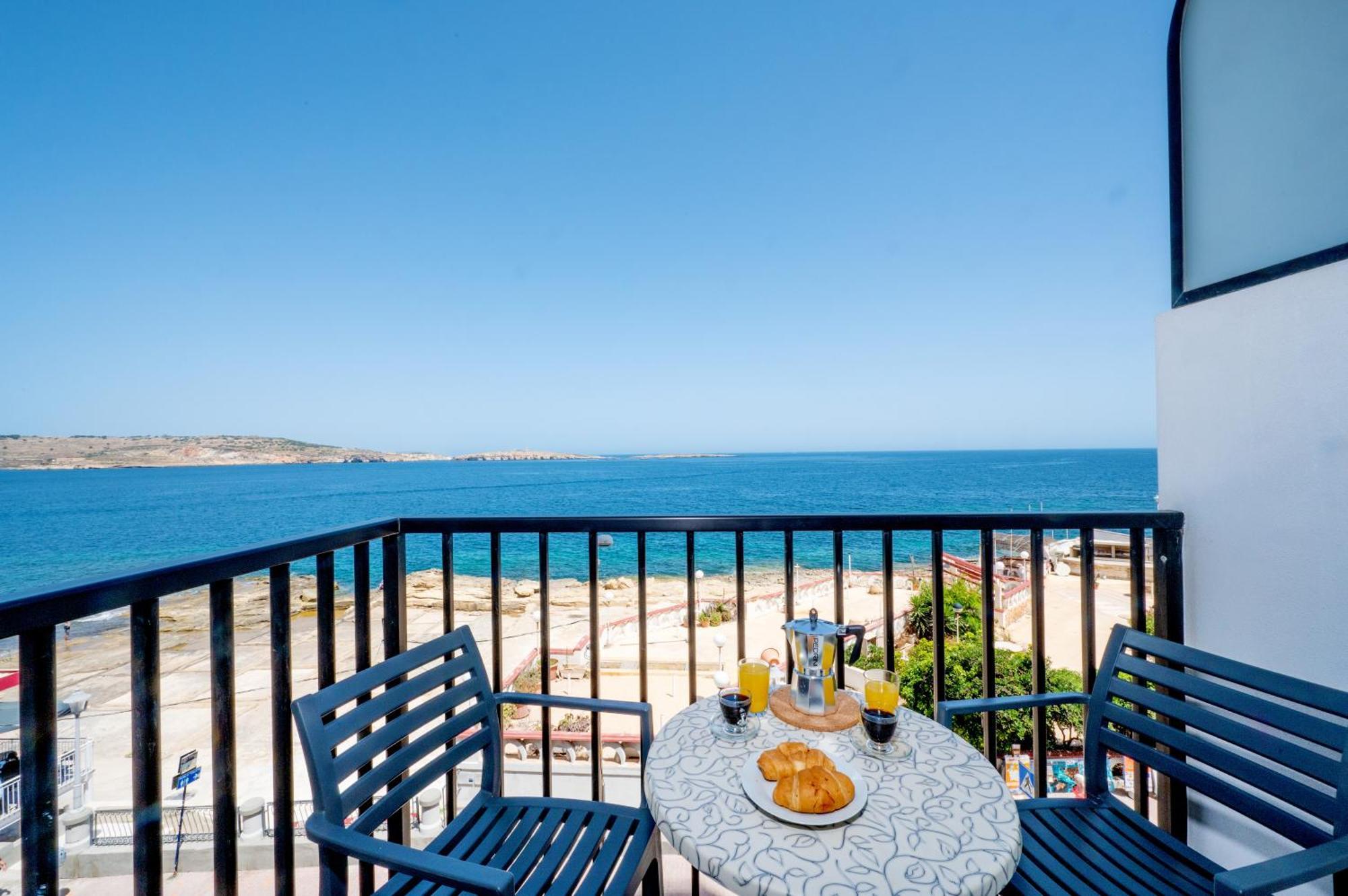 Islet Promenade Seafront Family Apartment With 2 Balconies By Getawaysmalta San Pawl il-Baħar Eksteriør billede